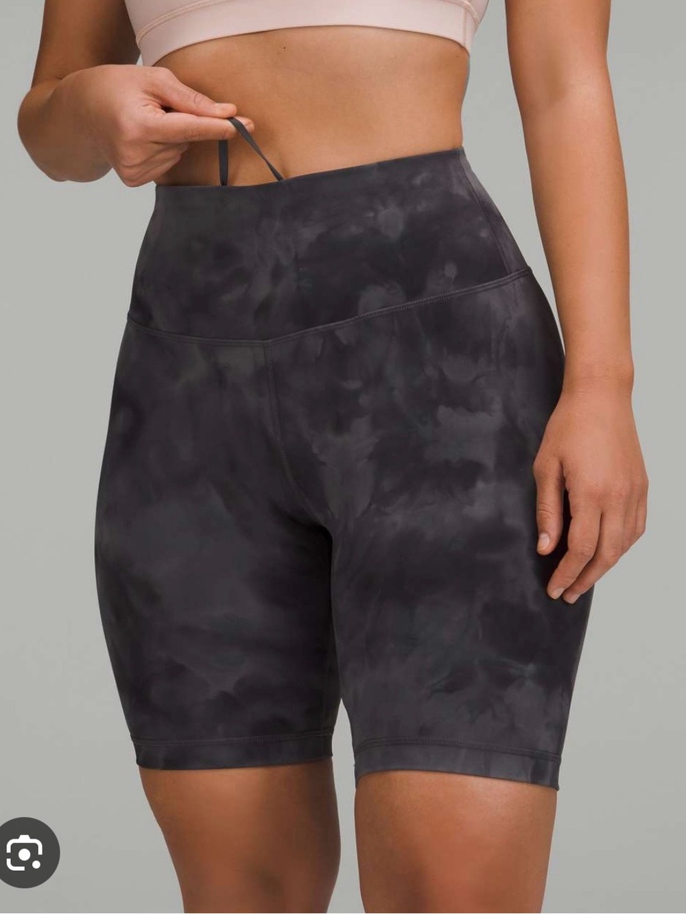 Lululemon Wunder Train Contour Fit High Rise Short 8” - Size 6